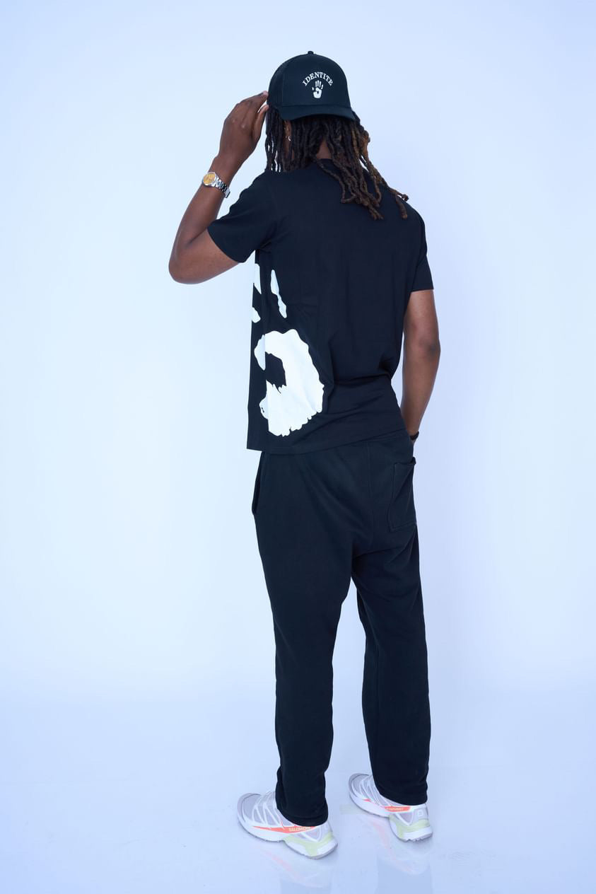 T-SHIRT EMPREINTE ÉLÉGANCE